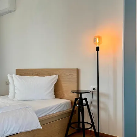 No 305 Lebada * Bucharest