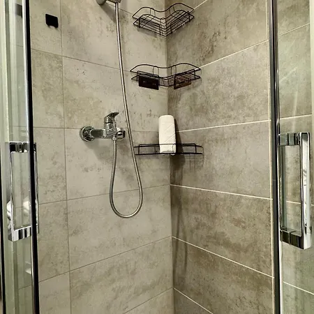 No 305 Lebada Apartment *