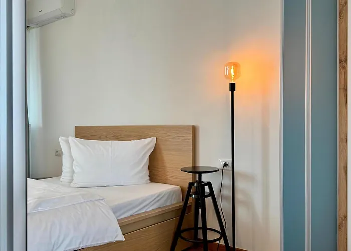 No 305 Lebada * Bucharest