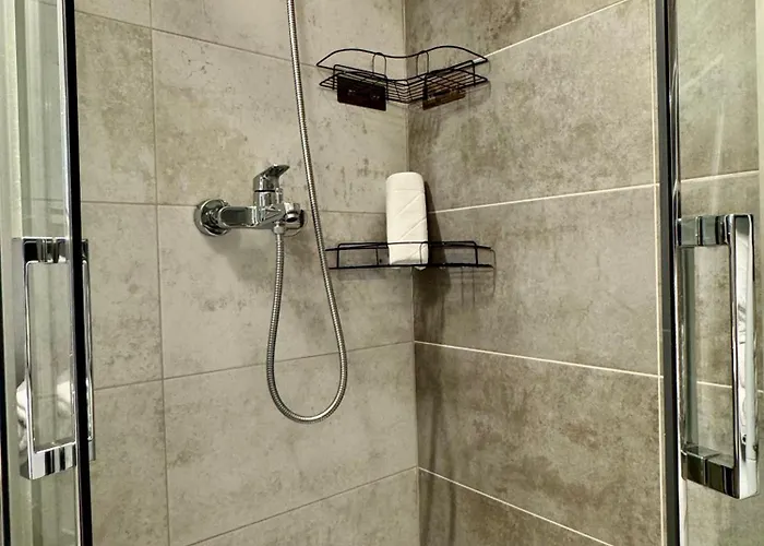 No 305 Lebada Apartment *